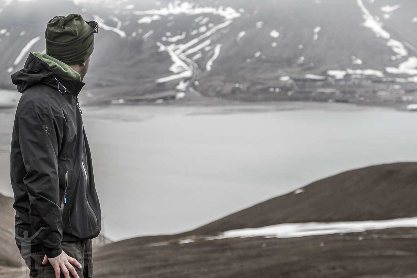 Dryden blickar mot Longyearbyen