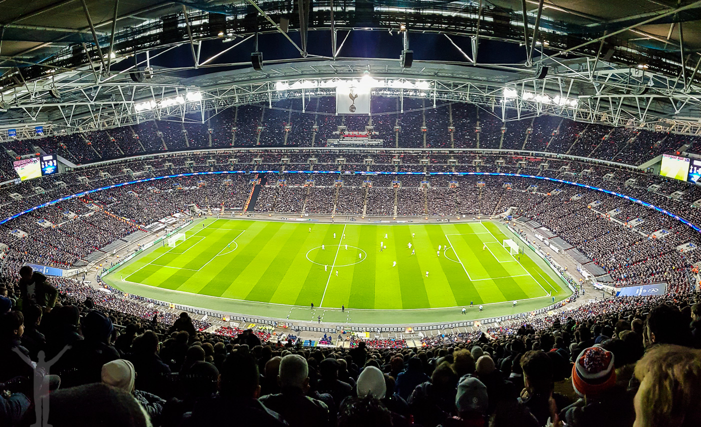 Panoramabild över Wembley