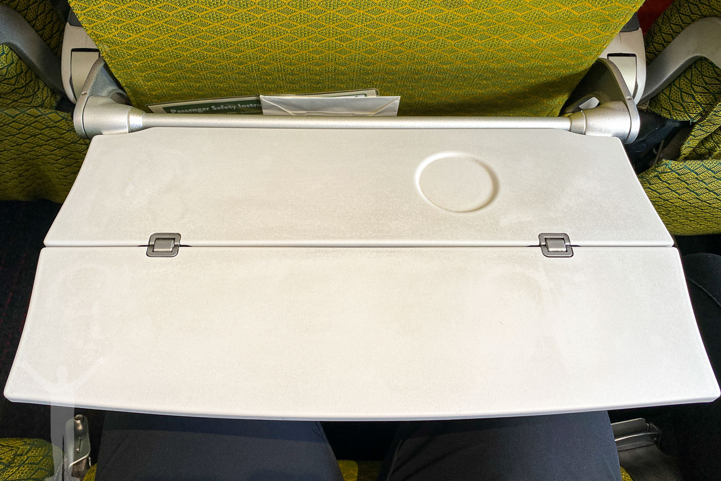 Ganska smutsigt bord i ekonomiklass på Ethiopian Airlines